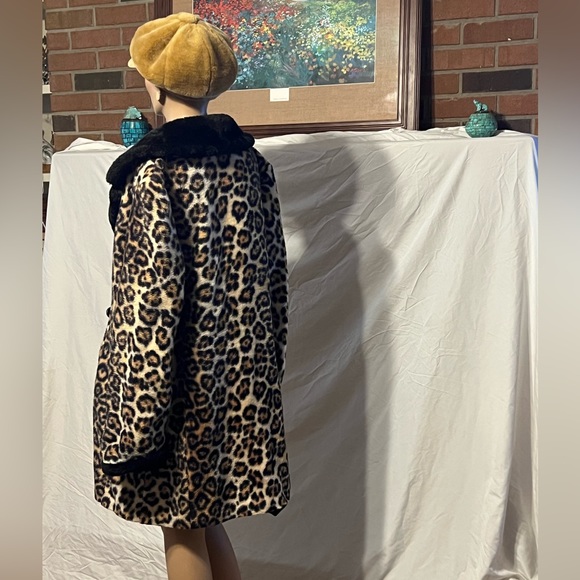 SOLD!  Sz L 60s vintage faux fur leopard print coat Style By Davis of Boston - Picture 3 of 13